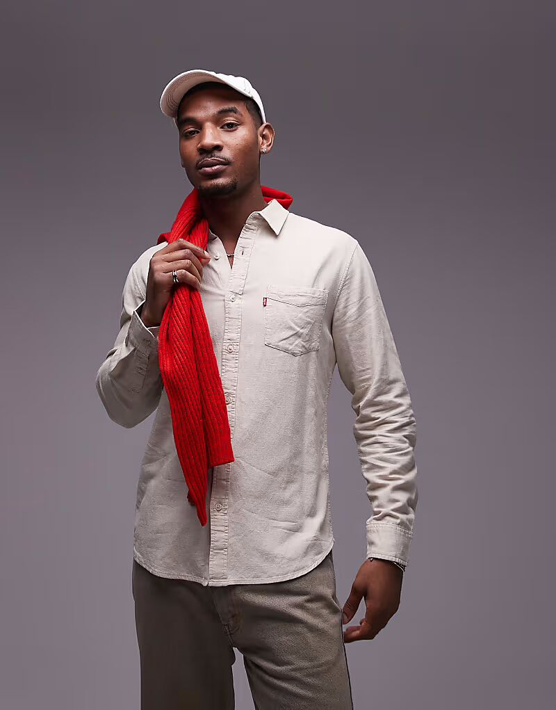 Рубашка Levi's Sunset из смеси льна и хлопка бежевого цвета с одним нагрудным карманом и классическим кроем
Рубашка Levi's Sunset из смеси льна и хлопка бежевого цвета с одним нагрудным карманом и классическим кроем