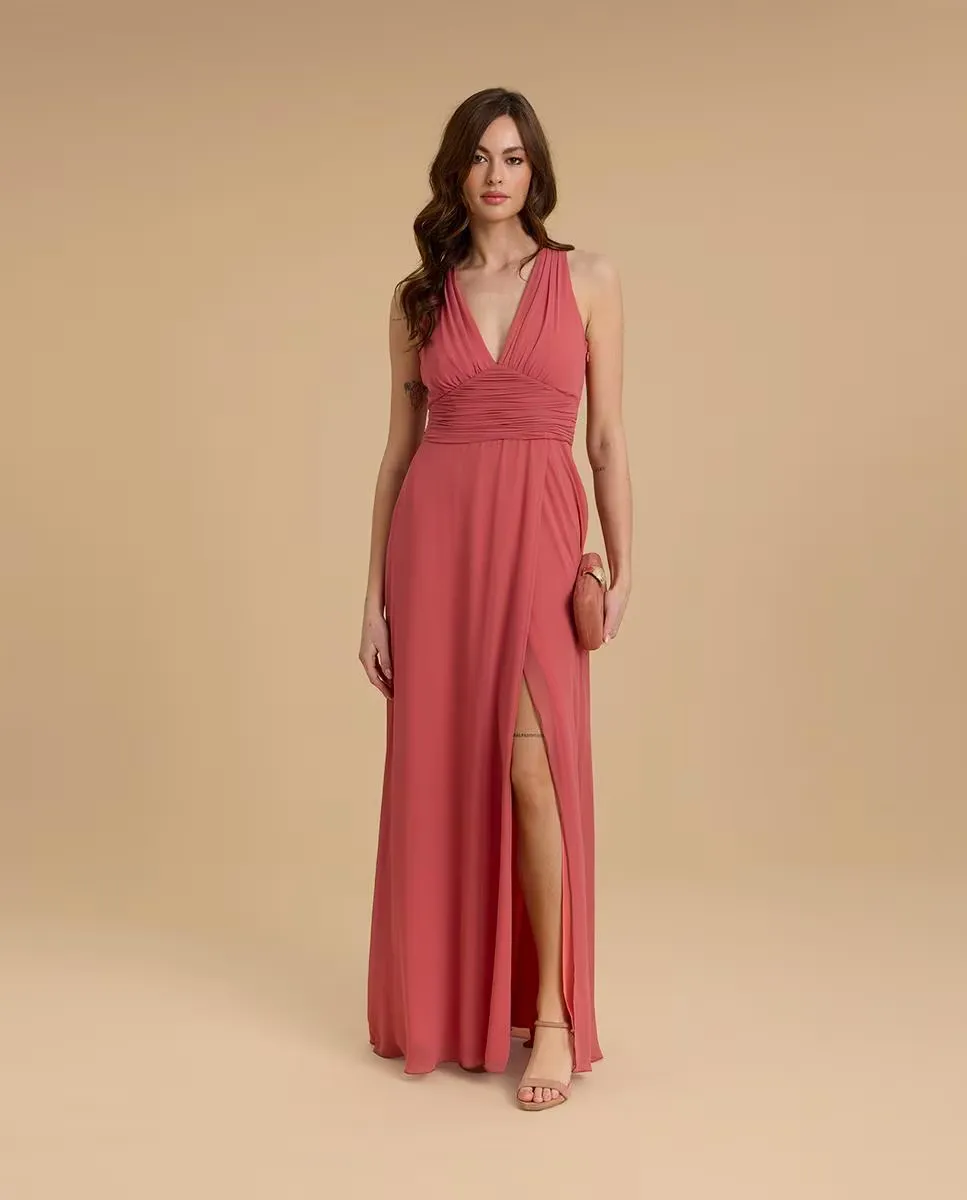 Длинное платье из шифона с V-образным вырезом Veneno en la piel, лососевый
Длинное платье из шифона с V-образным вырезом Veneno en la piel, лососевый