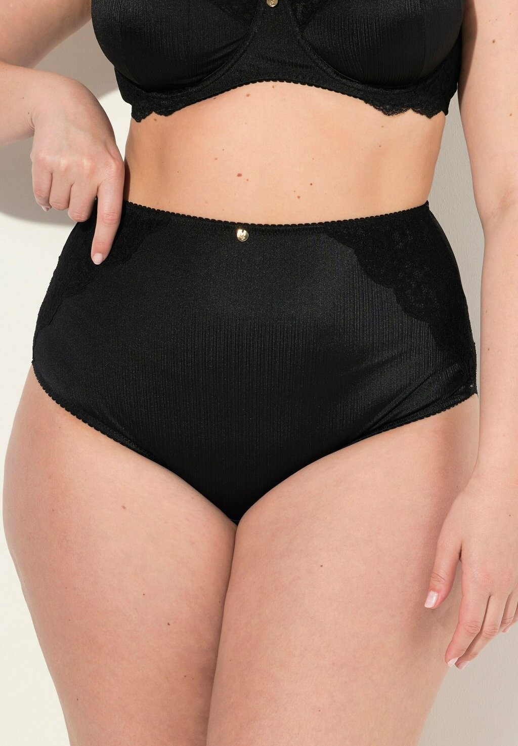 Брюки Ulla Popken, черный
Брюки Ulla Popken, черный