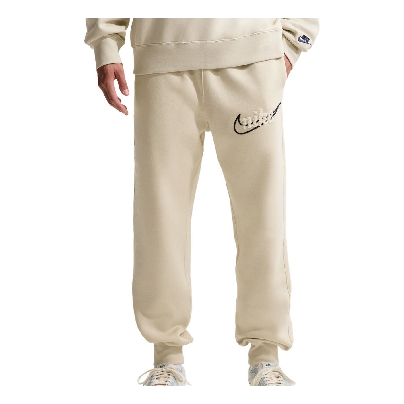 Спортивные брюки Nike Sportswear Club Track Pants, цвет «бежевый»
Спортивные брюки Nike Sportswear Club Track Pants, цвет «бежевый»