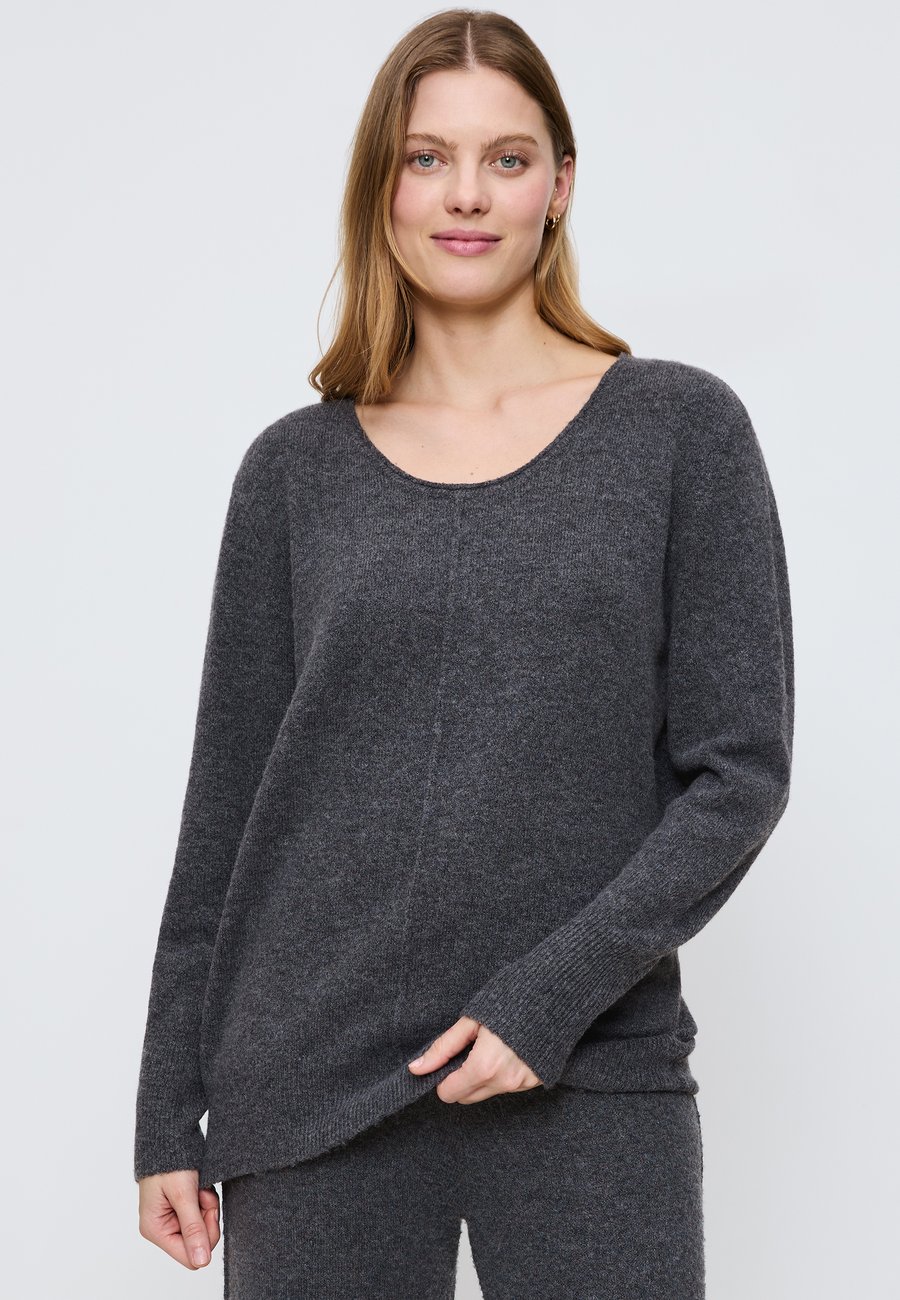 Джемпер Triumph Jumper, Dark Grey Melange/Dark Grey
Джемпер Triumph Jumper, Dark Grey Melange/Dark Grey