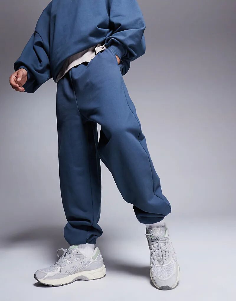 Премиальные плотные свободные джоггеры 400 г/м² в угольном цвете ASOS DESIGN
Премиальные плотные свободные джоггеры 400 г/м² в угольном цвете ASOS DESIGN