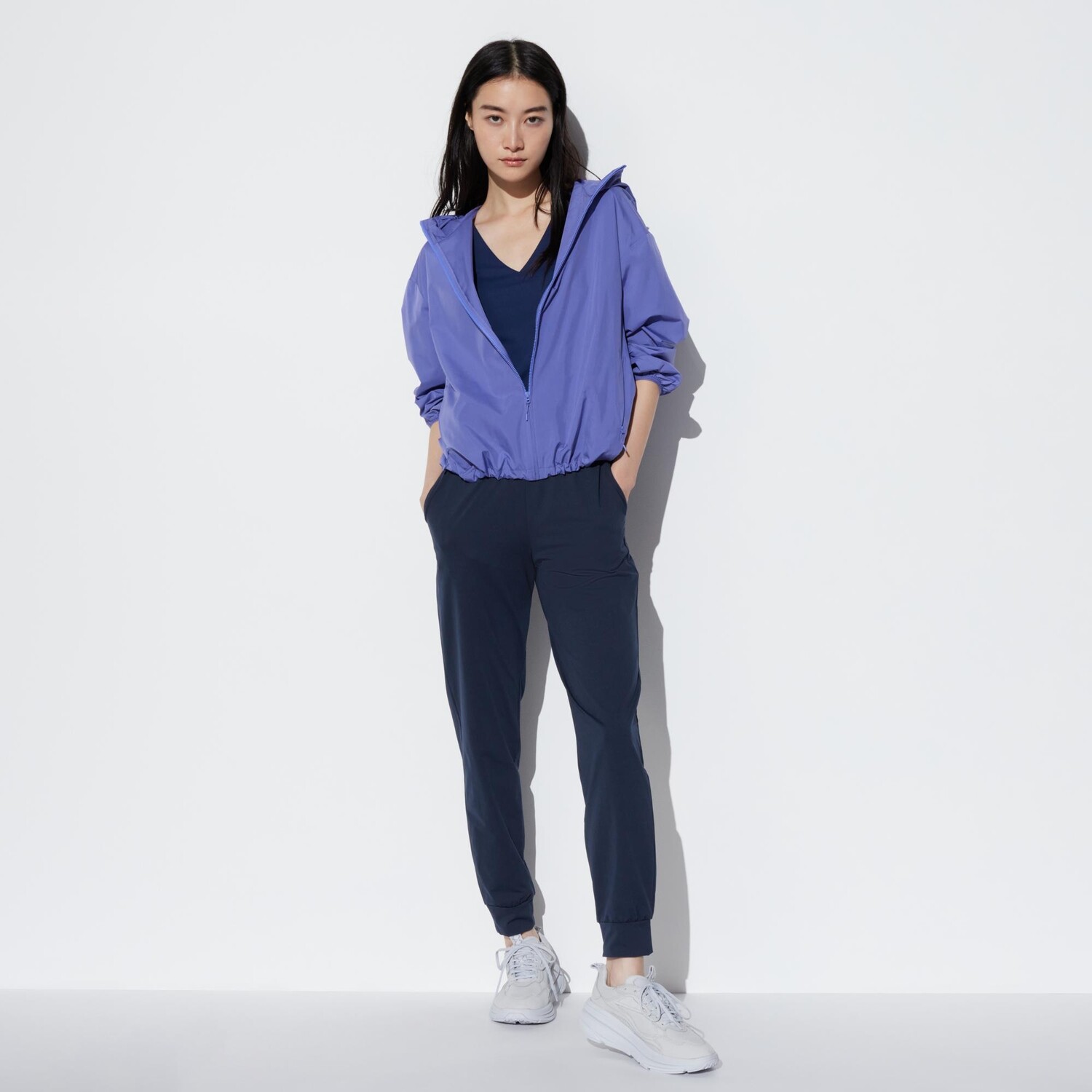 Брюки-джоггеры UNIQLO Ultra Stretch Airism удлиненные, темно-синий 
Брюки-джоггеры UNIQLO Ultra Stretch Airism удлиненные, темно-синий