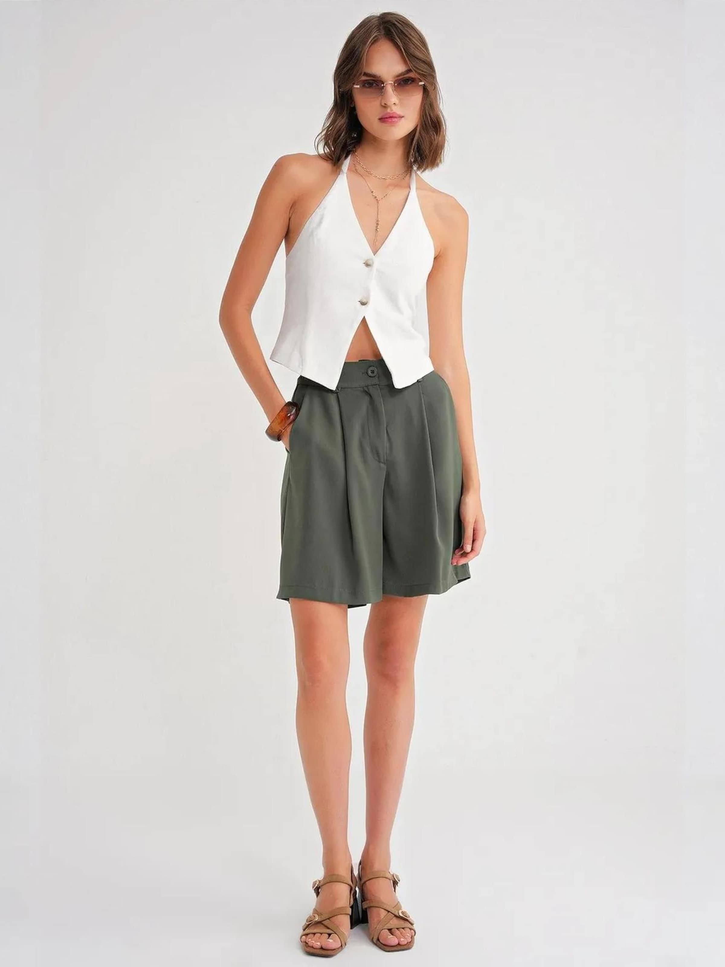 MixRay Шорты с защипами свободного кроя в цвете хаки
MixRay Шорты с защипами свободного кроя в цвете хаки