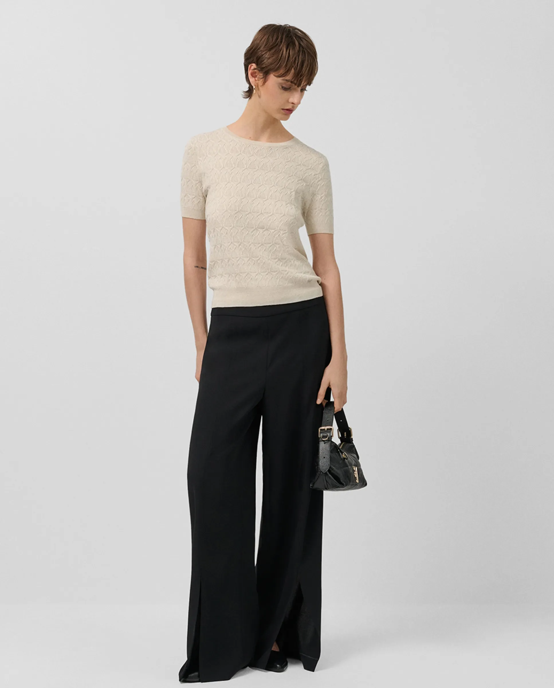 Женские широкие брюки с разрезом креп Roberto Verino, черный
Женские широкие брюки с разрезом креп Roberto Verino, черный