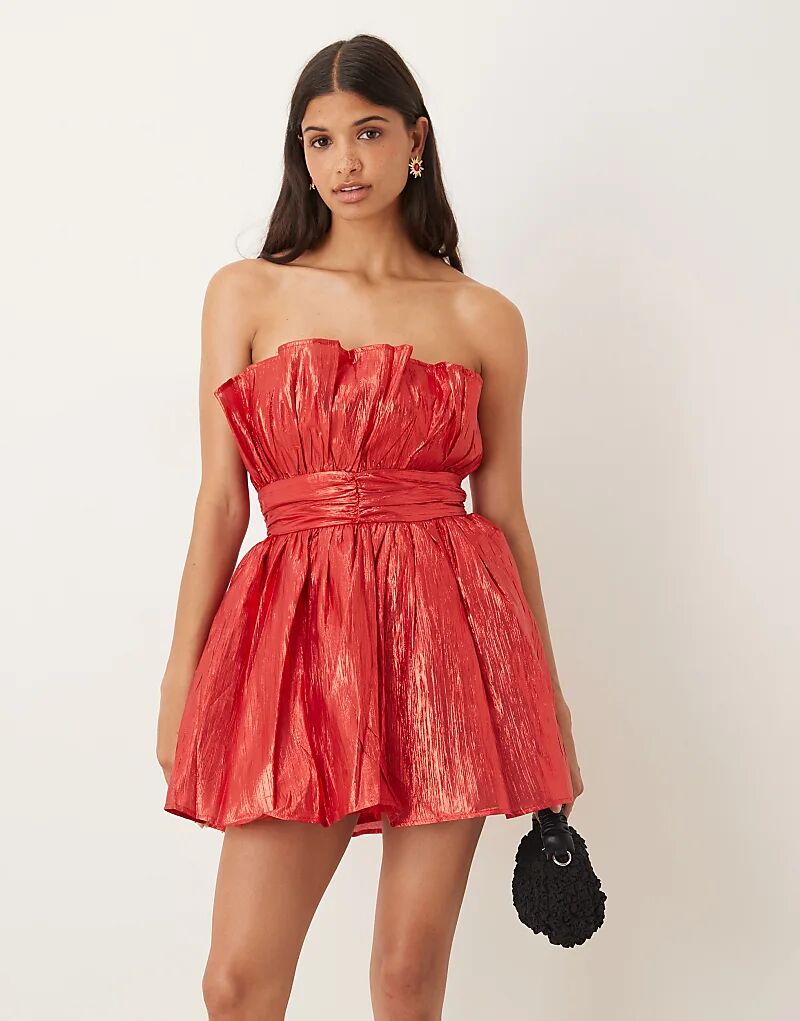 Платье-мини без бретелек Collective The Label Gathered красного цвета
Платье-мини без бретелек Collective The Label Gathered красного цвета