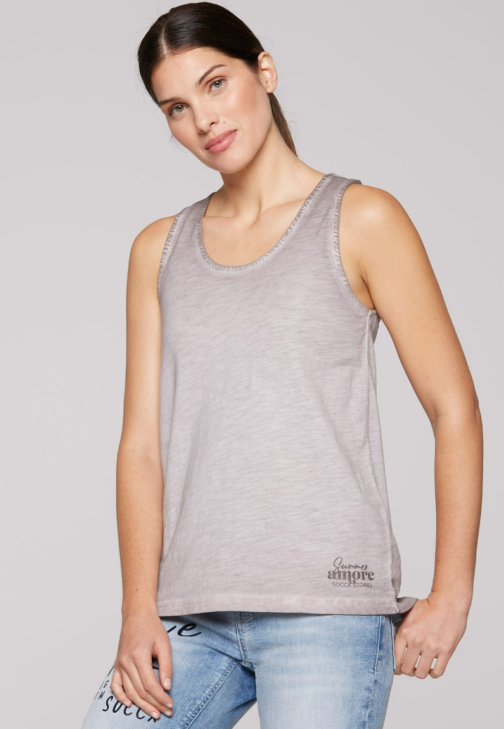 Топ MIT RÜCKEN-DETAIL Soccx, песочный
Топ MIT RÜCKEN-DETAIL Soccx, песочный