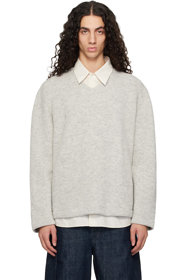 Lady White Co. Серый свитер с V-образным вырезом и застежкой на кнопках
Lady White Co. Серый свитер с V-образным вырезом и застежкой на кнопках