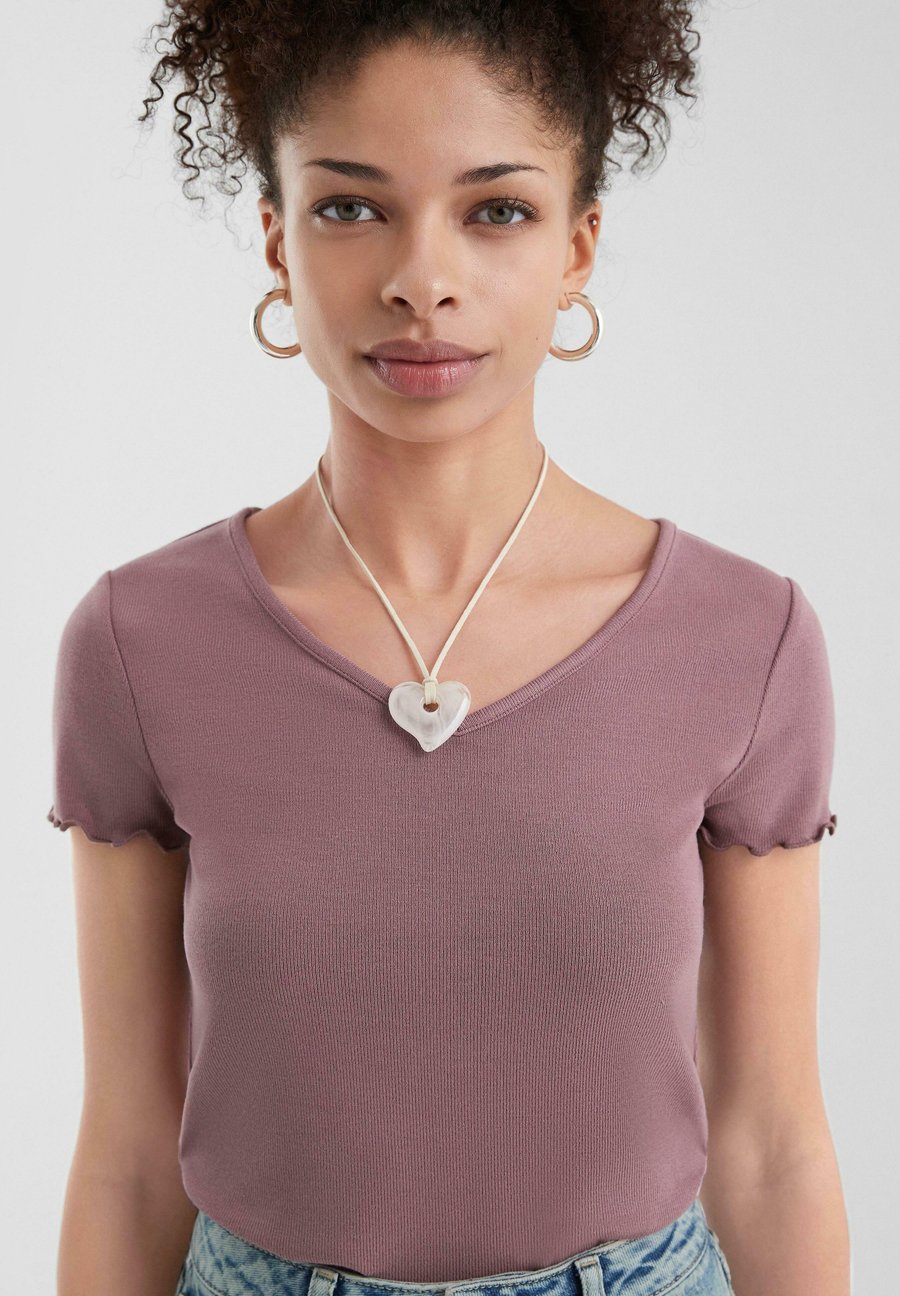 Футболка QS SCHMAL GESCHNITTENES , Altrosa/Pink, Розовый, Футболка QS SCHMAL GESCHNITTENES , Altrosa/Pink
Футболка QS SCHMAL GESCHNITTENES , Altrosa/Pink, Розовый, Футболка QS SCHMAL GESCHNITTENES , Altrosa/Pink