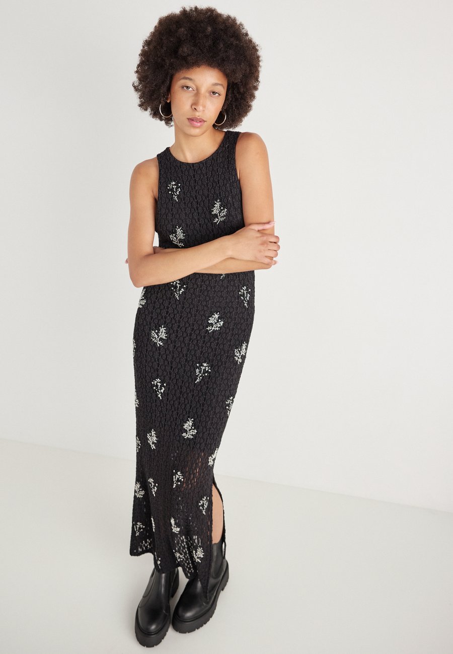 Платье MSCH Copenhagen DRESS, Black/Silver-Coloured/Black
Платье MSCH Copenhagen DRESS, Black/Silver-Coloured/Black