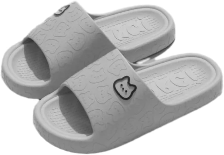 Летние тапочки irLocy для дома для женщин и мужчин, домашние тапочки для ванной, платформенные, нескользящие, с изображением медведя, мультяшные шлепанцы, пляжные сандалии для дома, серый
Летние тапочки irLocy для дома для женщин и мужчин, домашние тапочки для ванной, платформенные, нескользящие, с изображением медведя, мультяшные шлепанцы, пляжные сандалии для дома, серый