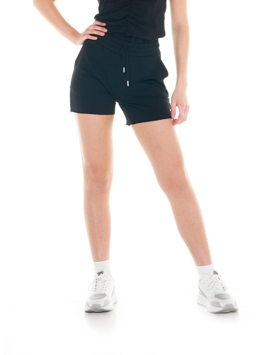 LEONE 1947 APPAREL Женские шорты Cristal Shine
LEONE 1947 APPAREL Женские шорты Cristal Shine