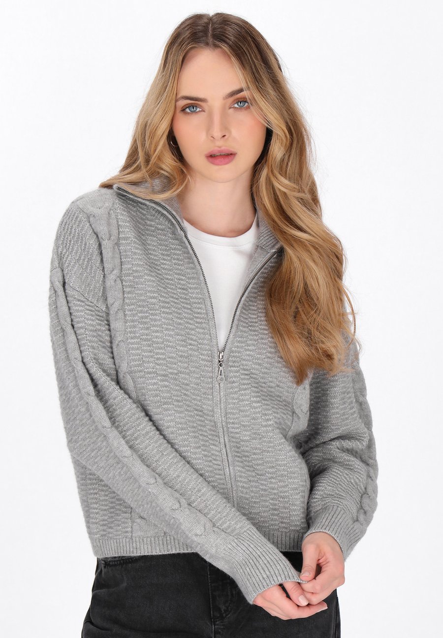 Кардиган DreiMaster Cardigan, Grey Melange/Grey
Кардиган DreiMaster Cardigan, Grey Melange/Grey