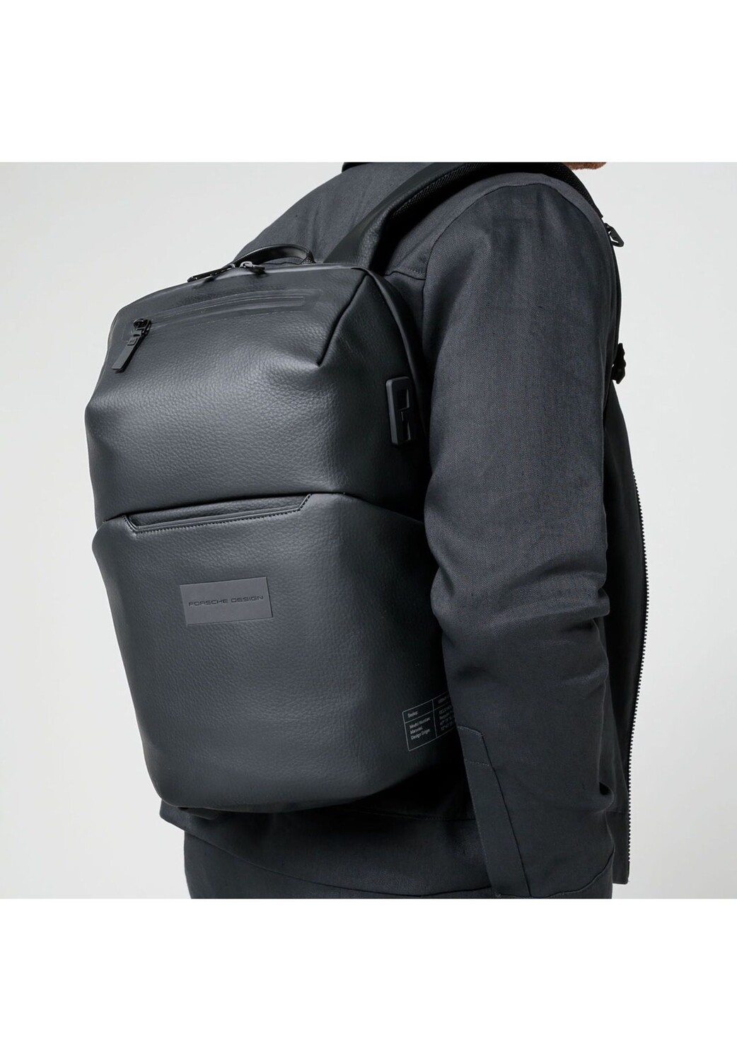 Кожаный рюкзак Urban Eco 40 см с отделением для ноутбука PORSCHE DESIGN, черный
Кожаный рюкзак Urban Eco 40 см с отделением для ноутбука PORSCHE DESIGN, черный