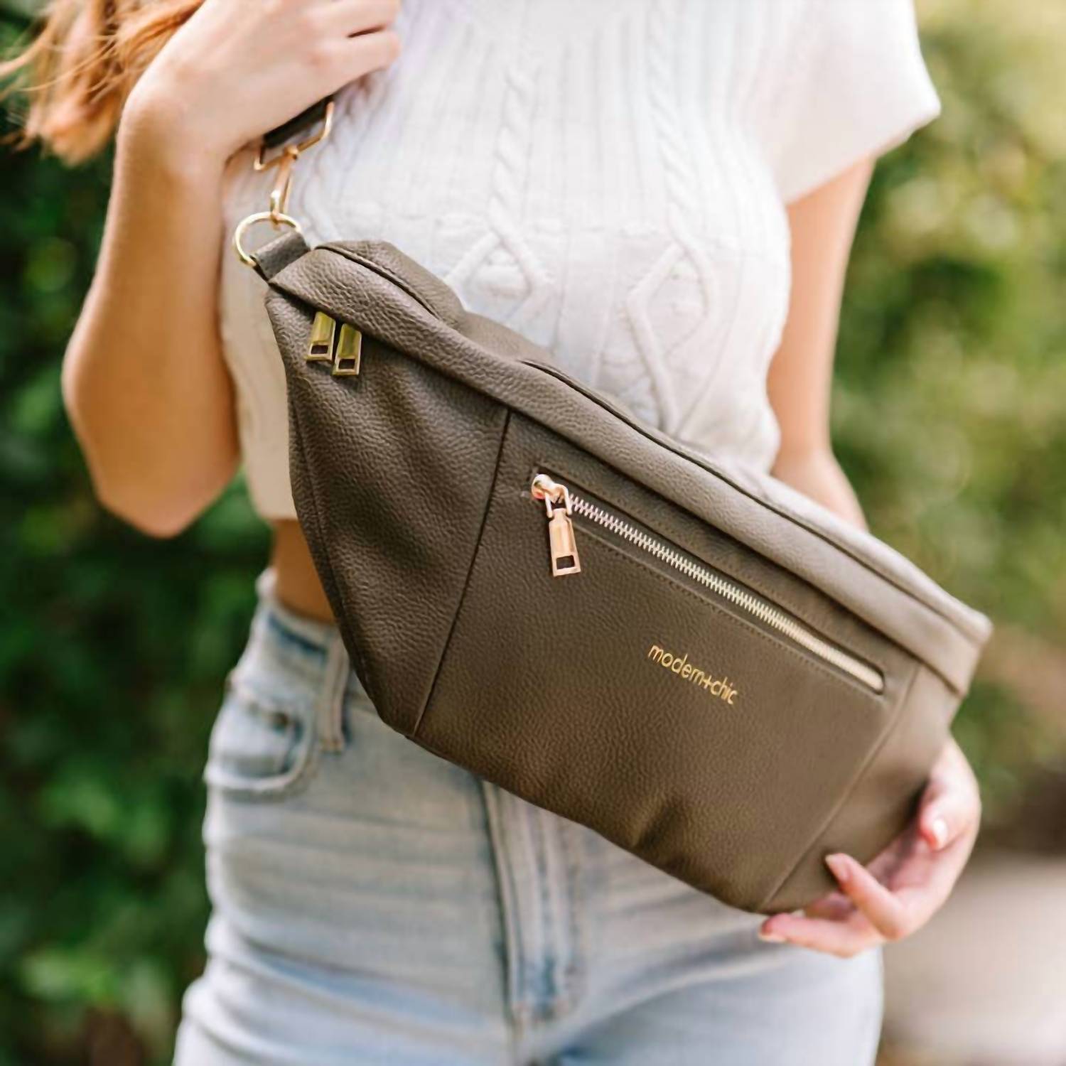 Сумка-слинг Presley цвета темно-оливковый хаки Modern + chic 
Сумка-слинг Presley цвета темно-оливковый хаки Modern + chic