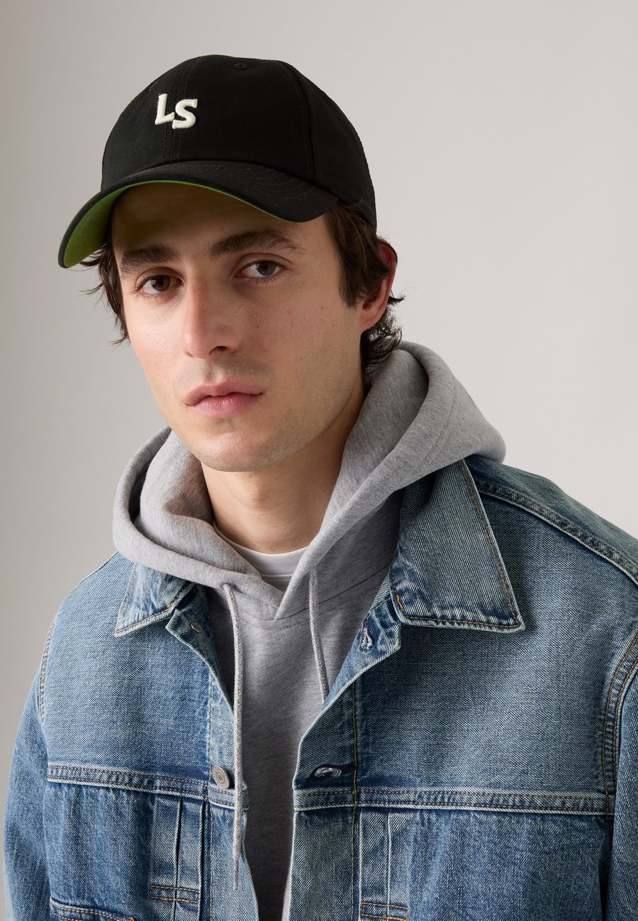 Бейсболка Levi's MONOGRAM UNISEX, Caviar/Black
Бейсболка Levi's MONOGRAM UNISEX, Caviar/Black