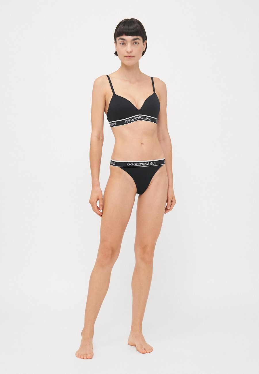 Трусы Emporio Armani THONG 2 PACK, Black
Трусы Emporio Armani THONG 2 PACK, Black