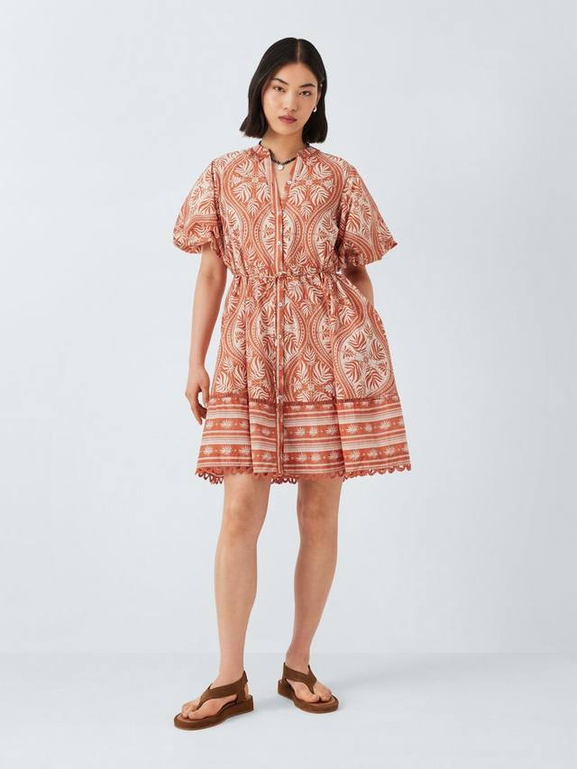 Хлопковое мини-платье Sofia с принтом под плитку и застежкой на пуговицах AND/OR, Orange
Хлопковое мини-платье Sofia с принтом под плитку и застежкой на пуговицах AND/OR, Orange