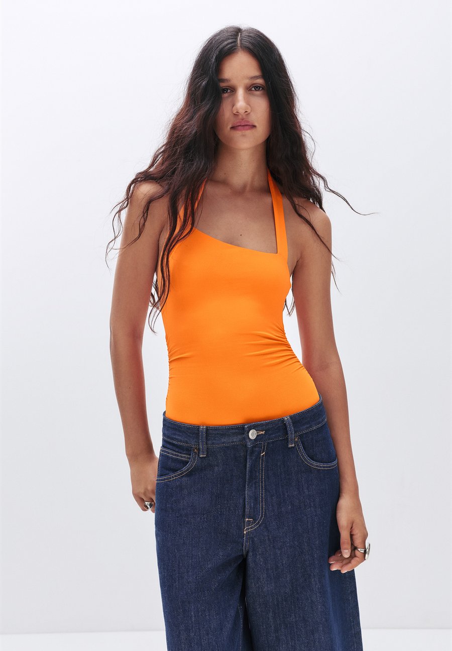 Топ PULL&BEAR ASYMMETRIC , Orange
Топ PULL&BEAR ASYMMETRIC , Orange