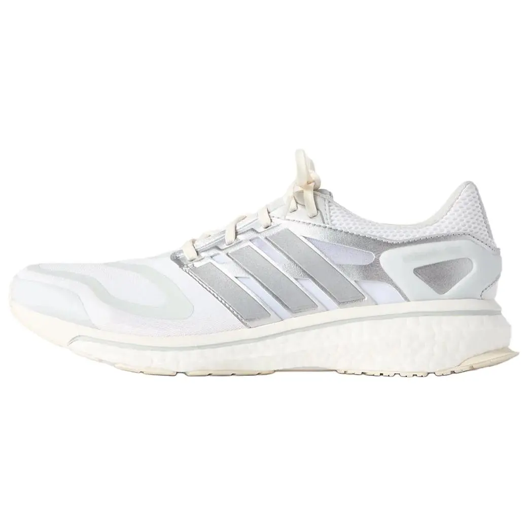 Energy Boost Kith x Energy Boost 'Running Through the Decades Pack' Adidas, белый серебро
Energy Boost Kith x Energy Boost 'Running Through the Decades Pack' Adidas, белый серебро