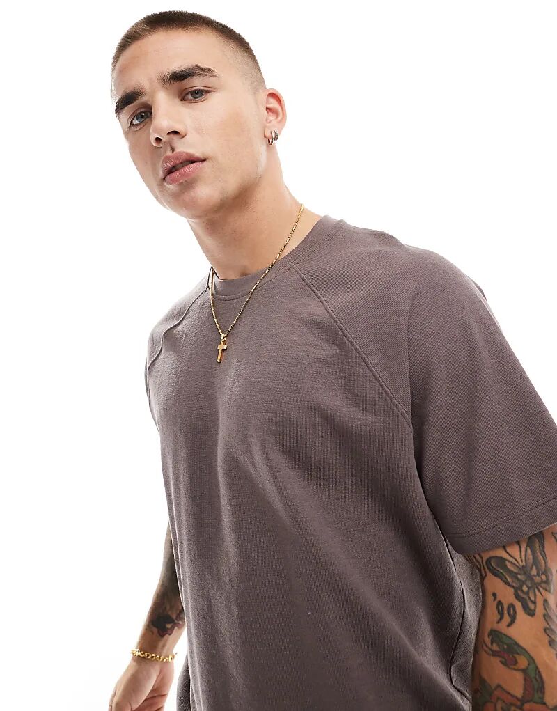 Фактурная футболка коричневого цвета New Look
Фактурная футболка коричневого цвета New Look