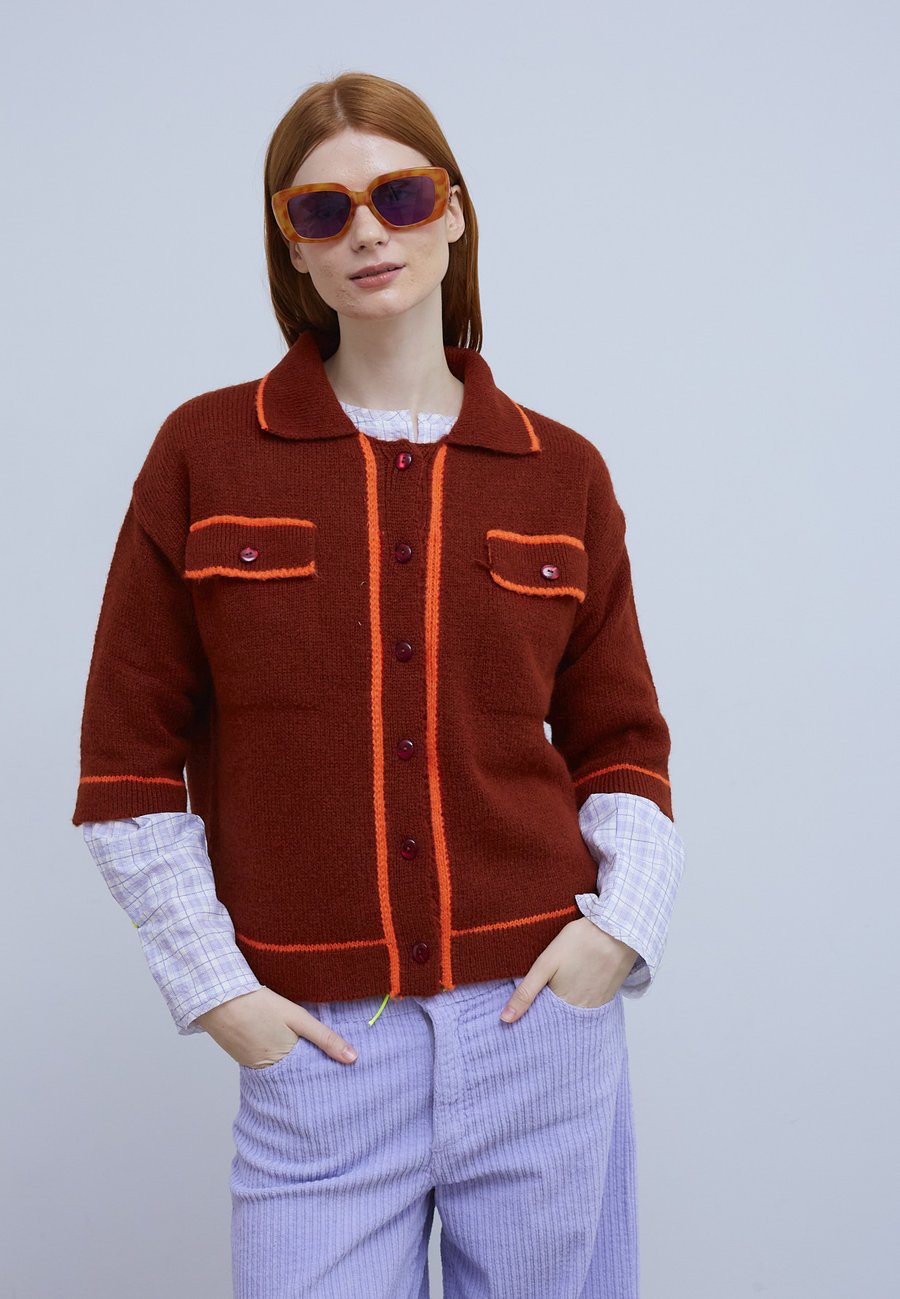 Кардиган Dr. Bloom HOPE, Marrón/Multi-Coloured
Кардиган Dr. Bloom HOPE, Marrón/Multi-Coloured