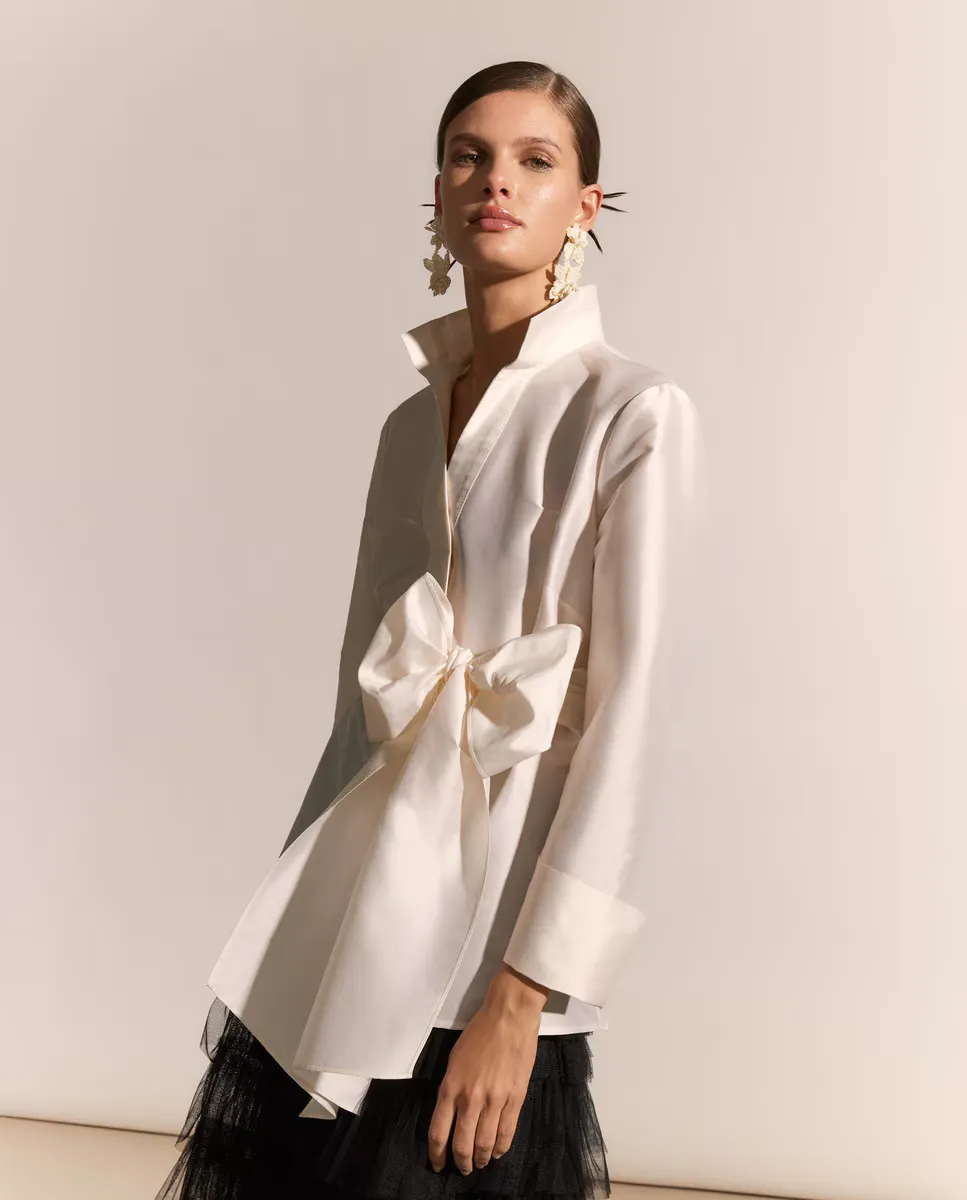 Блузка из тафты с французскими рукавами Woman Fiesta El Corte Inglés, цвет Blanco roto
Блузка из тафты с французскими рукавами Woman Fiesta El Corte Inglés, цвет Blanco roto