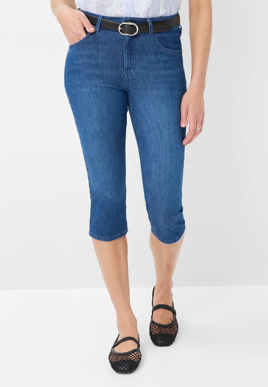 Джинсовые шорты STYLE SHAKIRA BRAX, темно-синий
Джинсовые шорты STYLE SHAKIRA BRAX, темно-синий