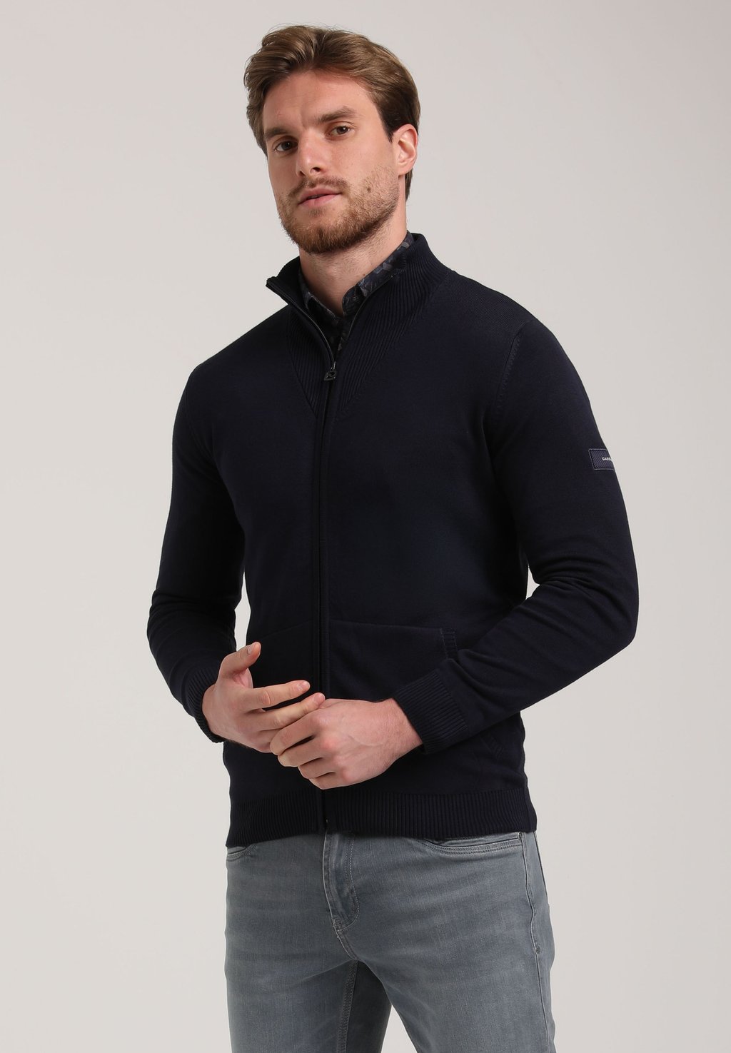 Кардиган Gabbiano, темно-синий
Кардиган Gabbiano, темно-синий