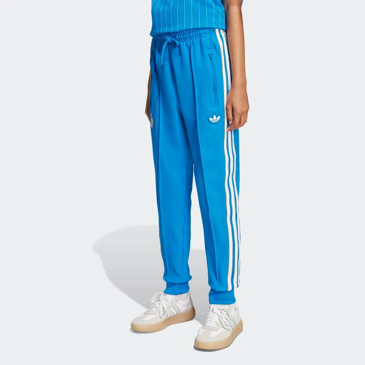 Детские брюки Real Madrid CF CF Terrace Icons Track Originals adidas, синий
Детские брюки Real Madrid CF CF Terrace Icons Track Originals adidas, синий