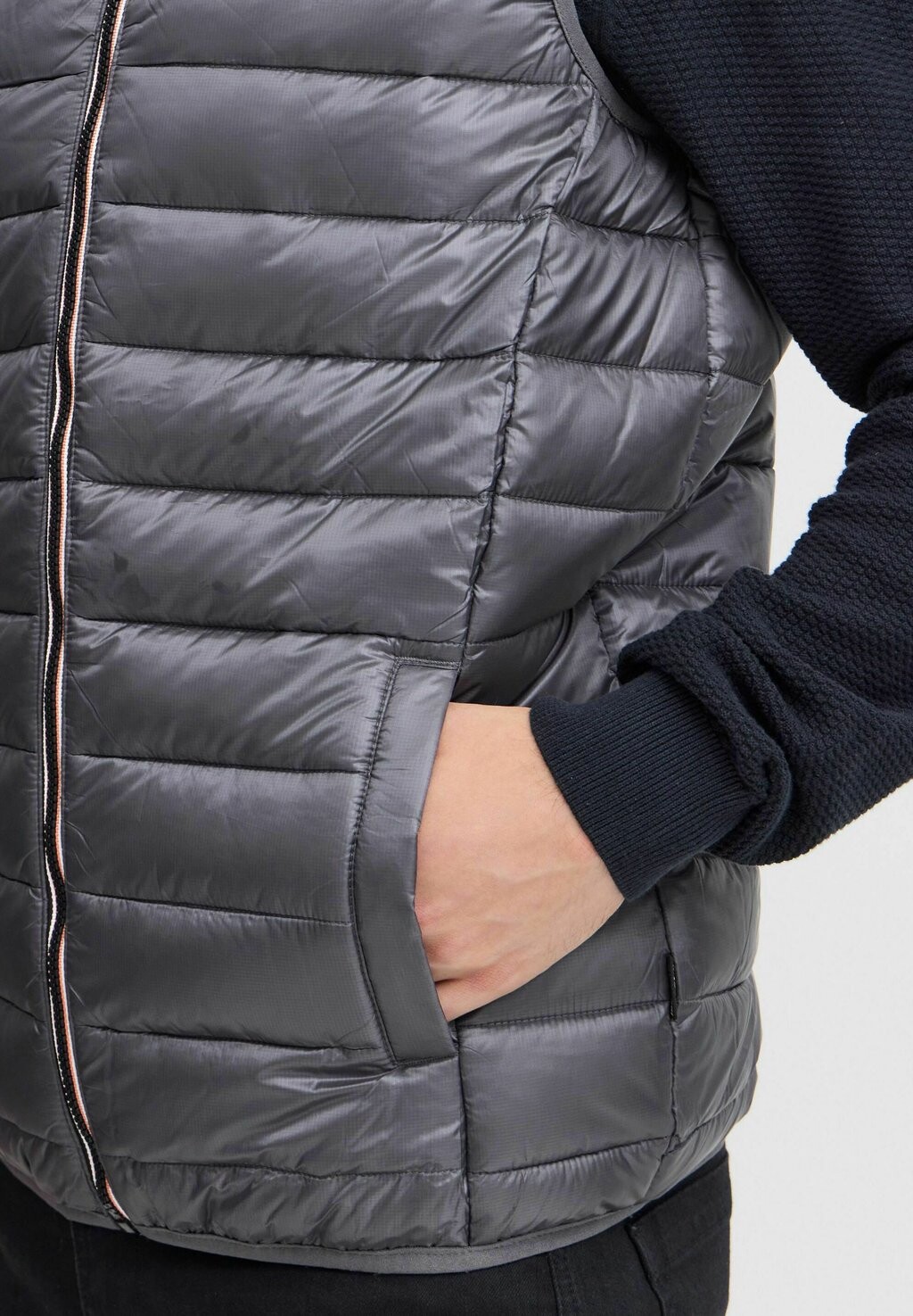 Жилет Blend, светло-серый
Жилет Blend, светло-серый