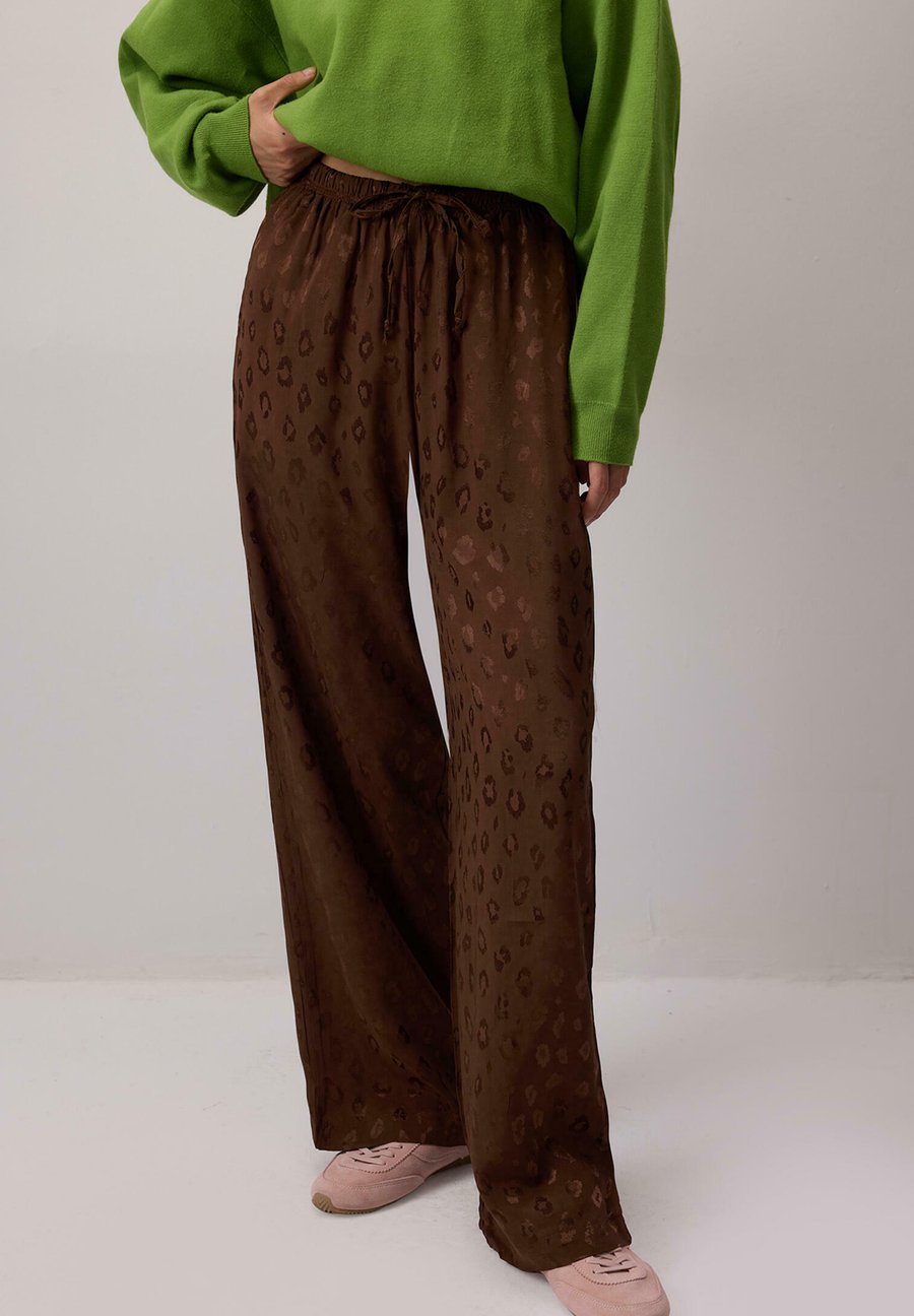 Брюки Touché Privé LEOPARD PATTERNED, Brown/Brown
Брюки Touché Privé LEOPARD PATTERNED, Brown/Brown