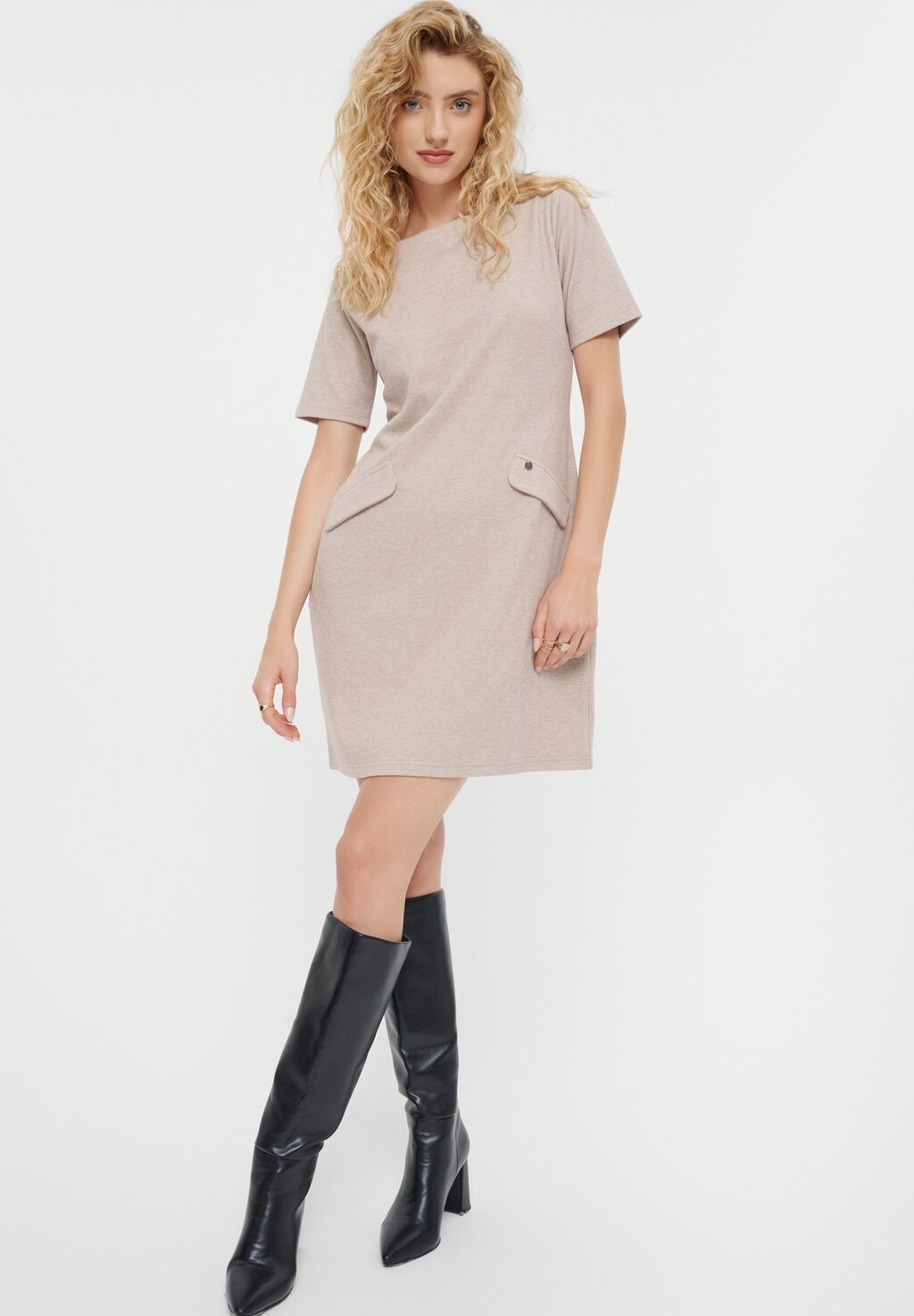 Платье-джемпер Greenpoint, бежевый
Платье-джемпер Greenpoint, бежевый