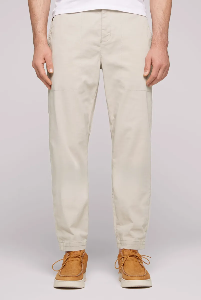 Брюки из ткани CAMP DAVID с вышивкой лейбла, цвет Cappuccino
Брюки из ткани CAMP DAVID с вышивкой лейбла, цвет Cappuccino