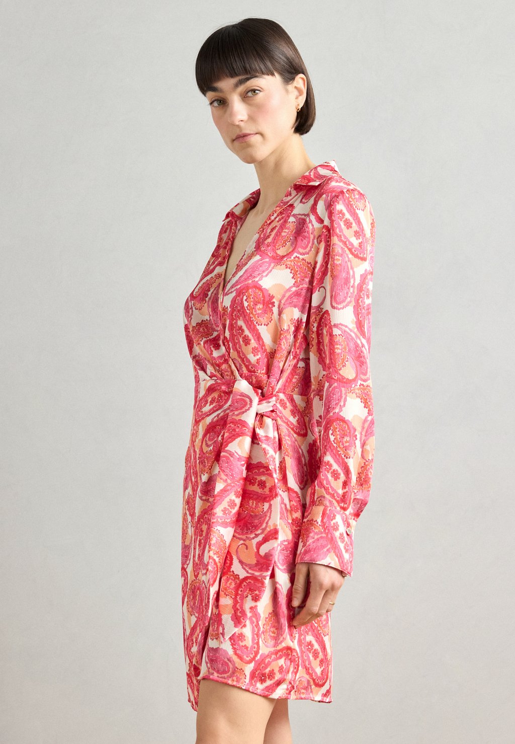 Повседневное платье Morgan, светло-красный
Повседневное платье Morgan, светло-красный