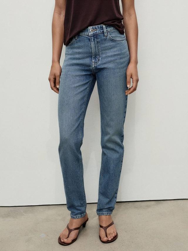 Удобные мамины джинсы с высокой посадкой Mango, Medium Blue
Удобные мамины джинсы с высокой посадкой Mango, Medium Blue