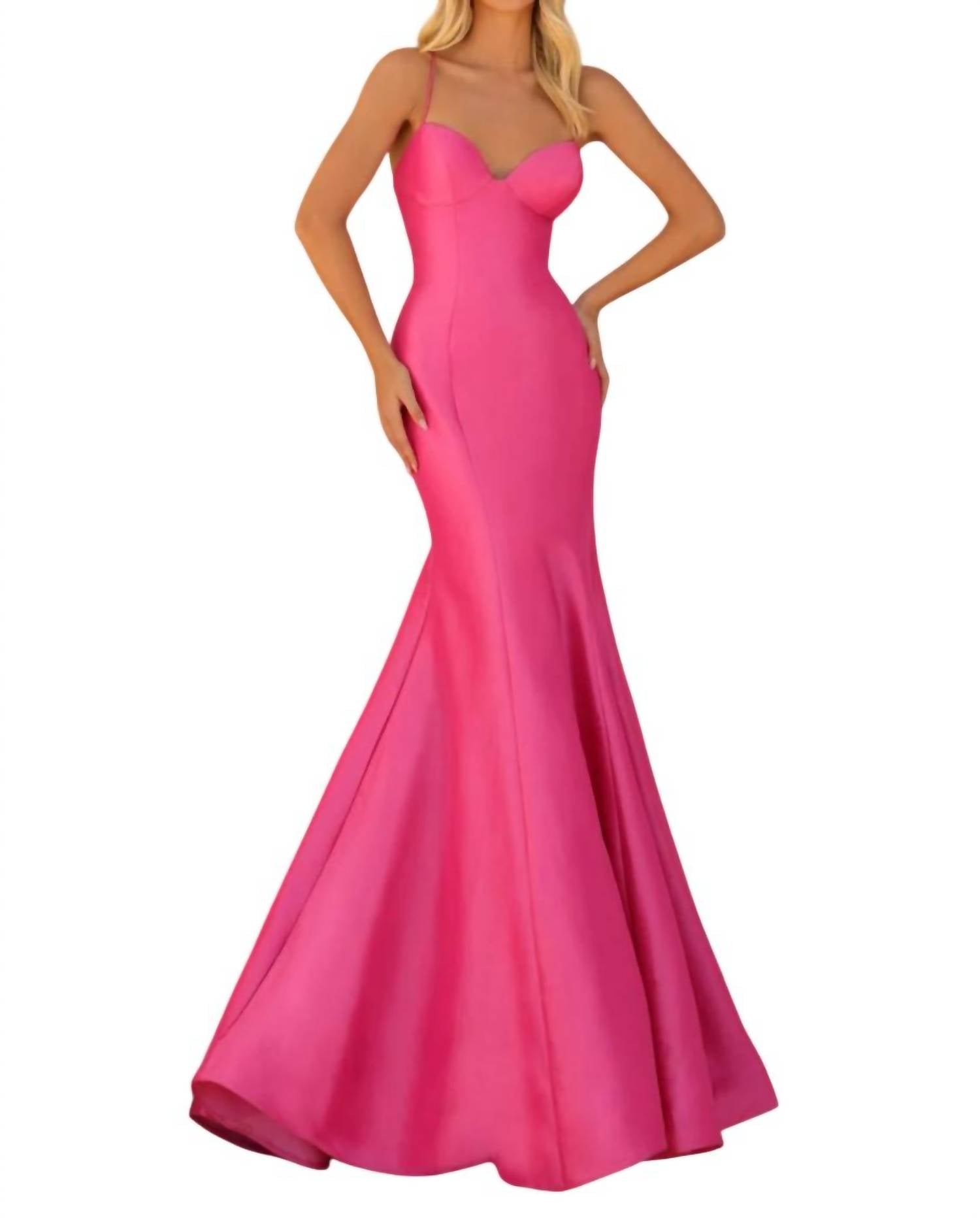 Элегантное свадебное платье-русалка с декольте сердце в вишневом цвете Clarisse, Cerise
Элегантное свадебное платье-русалка с декольте сердце в вишневом цвете Clarisse, Cerise