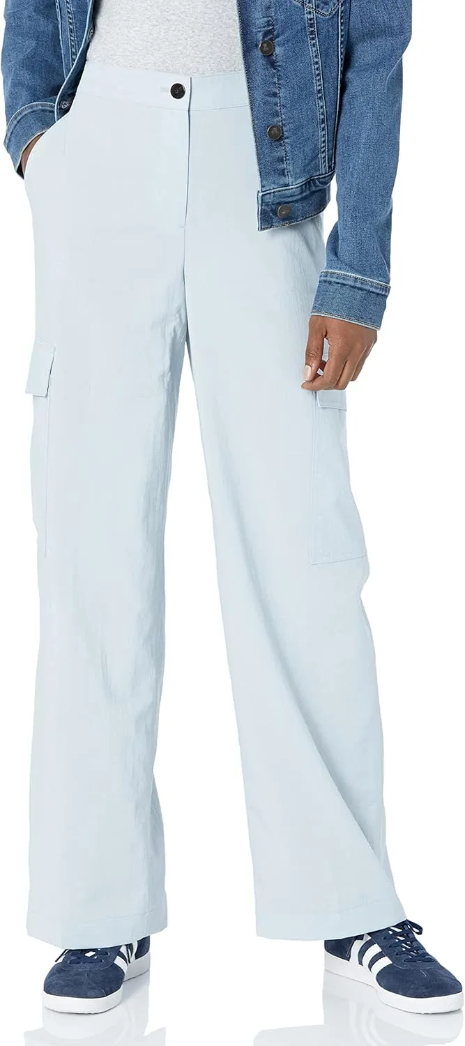 Джинсы Theory с накладными карманами
Джинсы Theory с накладными карманами