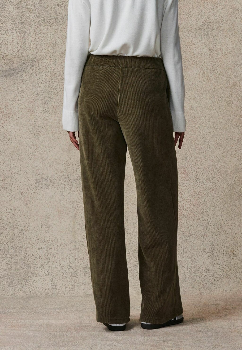 Спортивные брюки PULL-ON WIDE LEG REGULAR FIT Next, зеленый 
Спортивные брюки PULL-ON WIDE LEG REGULAR FIT Next, зеленый