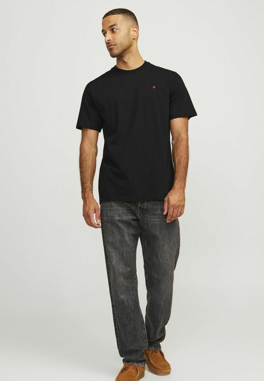 Базовая футболка R.D.D. ROYAL DENIM DIVISION, черный
Базовая футболка R.D.D. ROYAL DENIM DIVISION, черный