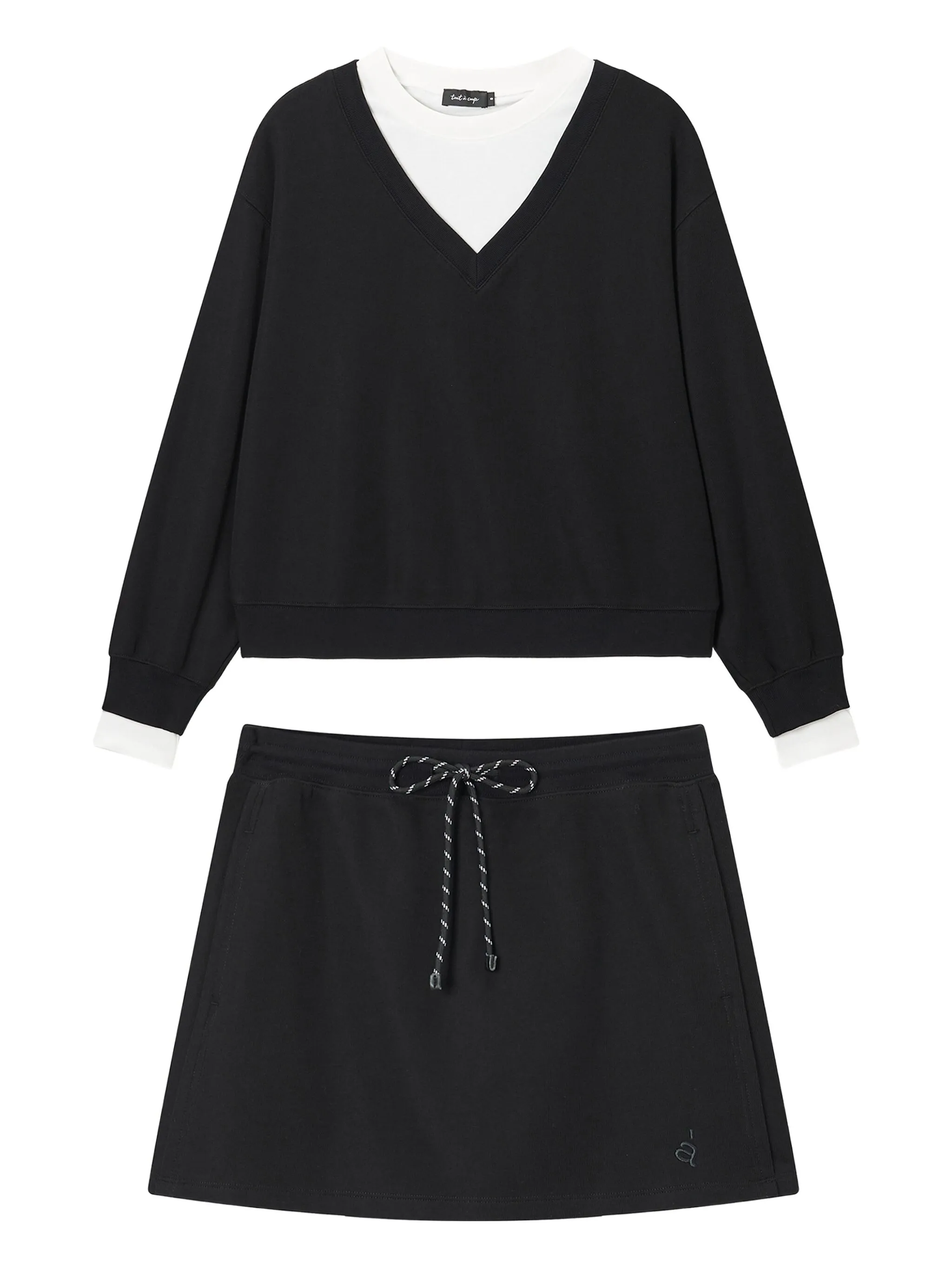 Комплект с юбкой и контрастной отделкой Tout A Coup, черный
Комплект с юбкой и контрастной отделкой Tout A Coup, черный