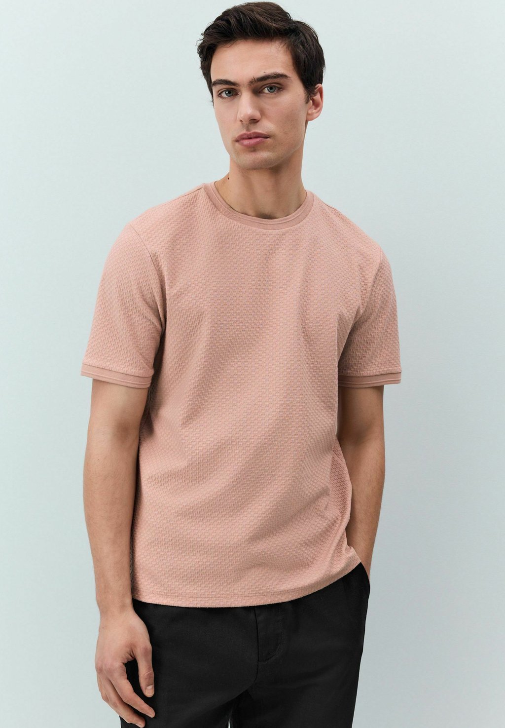 Базовая футболка REGULAR FIT TEXTURED Next, розовый
Базовая футболка REGULAR FIT TEXTURED Next, розовый