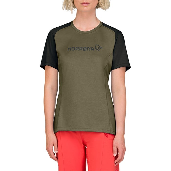Легкая женская футболка с коротким рукавом Fjora equaliser Norrona, Olive Night
Легкая женская футболка с коротким рукавом Fjora equaliser Norrona, Olive Night