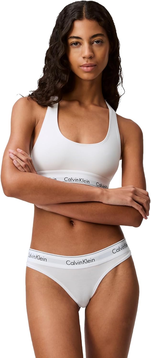 Современные женские хлопковые стринги Calvin Klein, White
Современные женские хлопковые стринги Calvin Klein, White