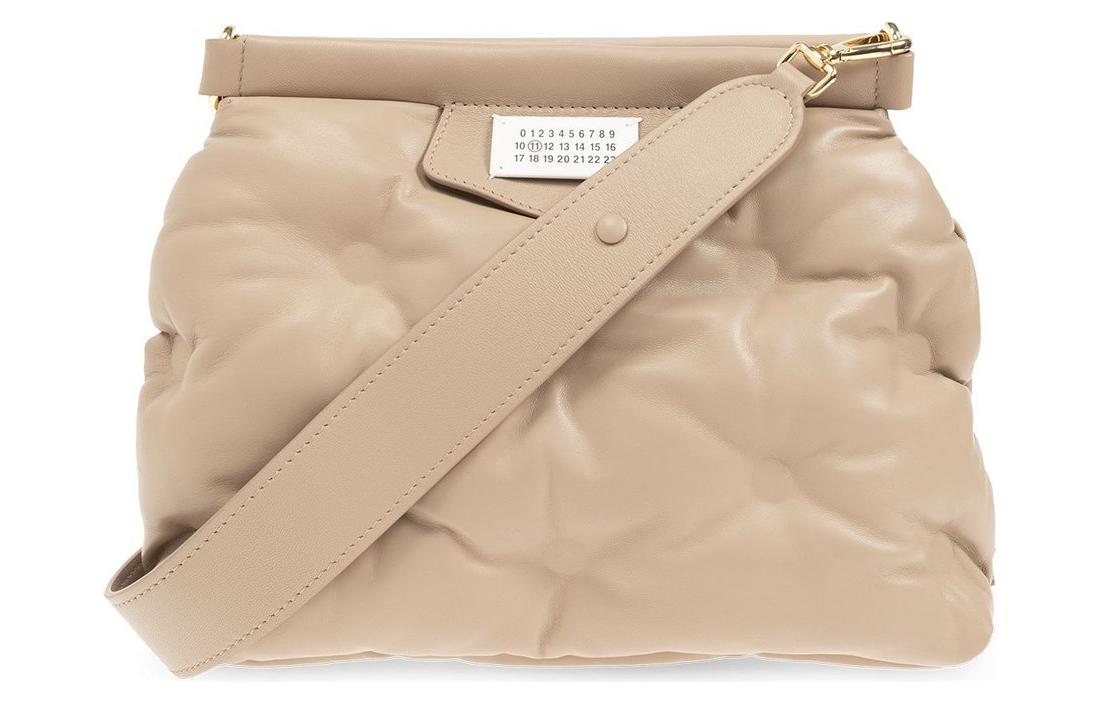 Maison Margiela Сумка-мессенджер Glam Slam из зернистой кожи наппа, маленькая женская, светло-коричневый цвет
Maison Margiela Сумка-мессенджер Glam Slam из зернистой кожи наппа, маленькая женская, светло-коричневый цвет