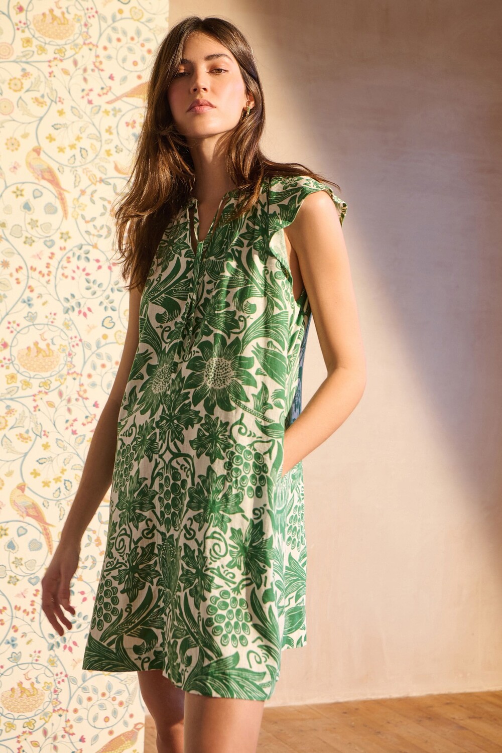 Летнее смесовое мини-платье из льна с завязкой на шее Next, мультиколор 
Летнее смесовое мини-платье из льна с завязкой на шее Next, мультиколор