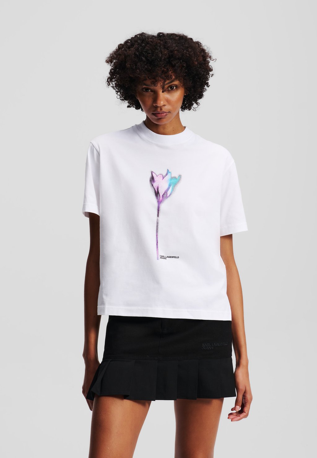 Футболка с принтом KARL LAGERFELD JEANS, белый
Футболка с принтом KARL LAGERFELD JEANS, белый