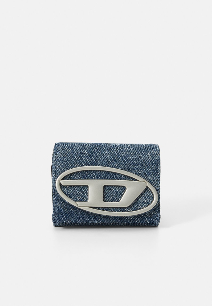 Кошелек Diesel TRI FOLD COIN , Denim/Royal Blue
Кошелек Diesel TRI FOLD COIN , Denim/Royal Blue