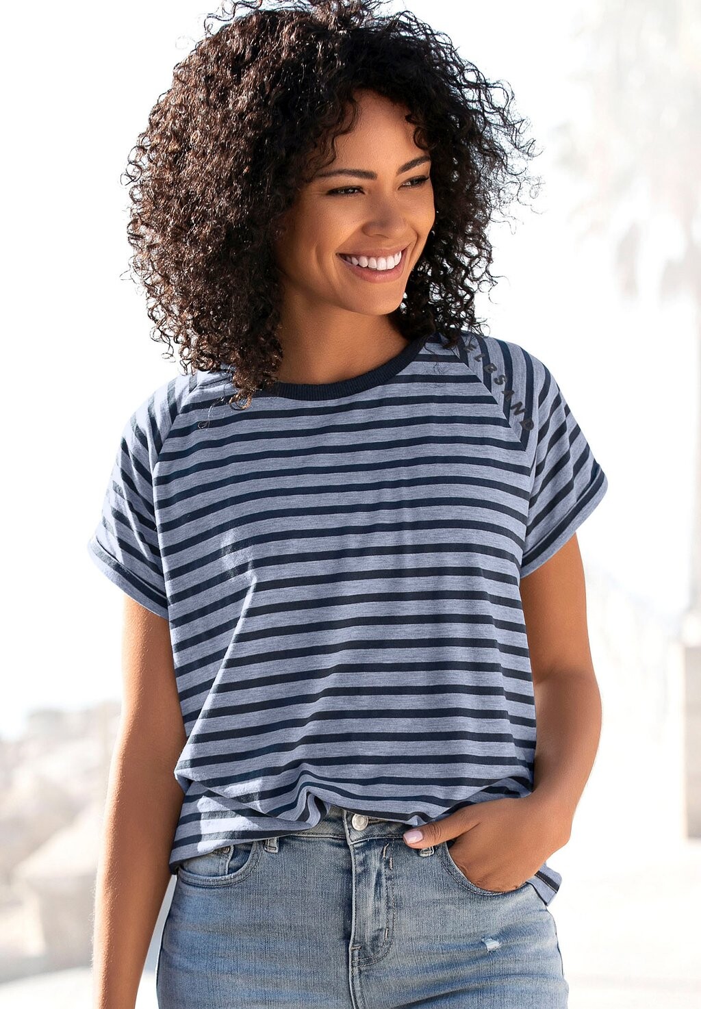 Принт на футболке Elbsand, синий Kurzarm
Принт на футболке Elbsand, синий Kurzarm