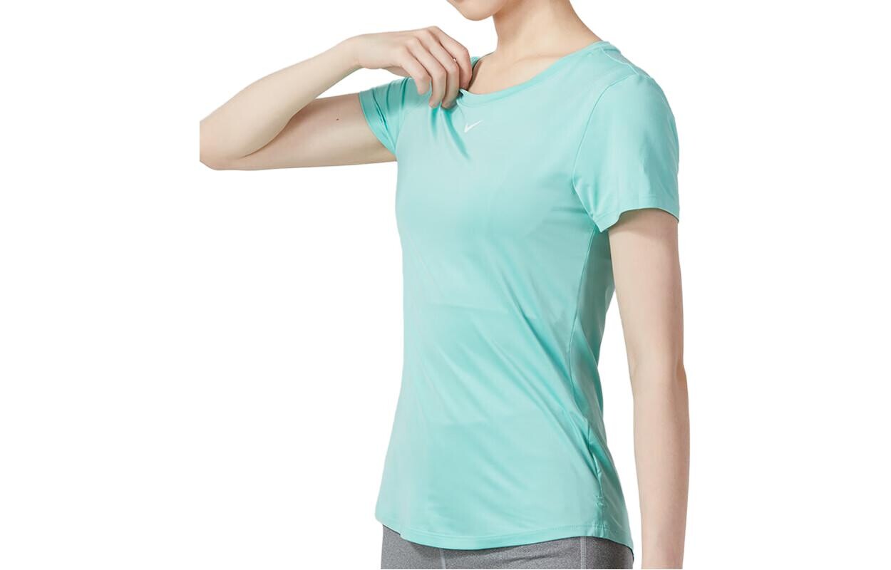 Футболка женская светло-голубая Nike
Футболка женская светло-голубая Nike